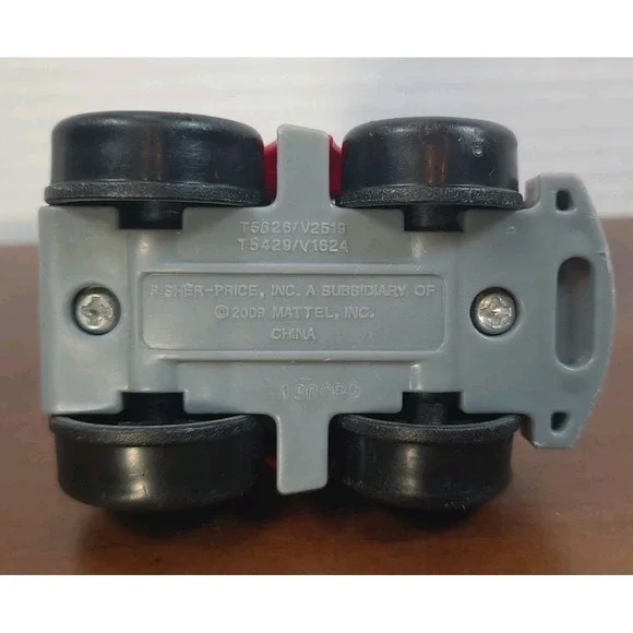 Fisher-Price Little People Wheelies Red Race Car #7 White Shirt Red White Helmet - Picture 4 of 7